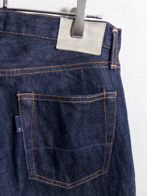 ABAHOUSE - レギュラーライズストレートシルエットのインディゴデニムパンツ