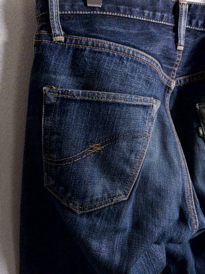 F.O.B FACTORY DENIM MFG. & CO. - 美しい色落ちとエイジングが際立つテーパードデニムパンツ