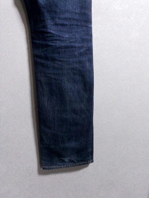 F.O.B FACTORY DENIM MFG. & CO. - 美しい色落ちとエイジングが際立つテーパードデニムパンツ