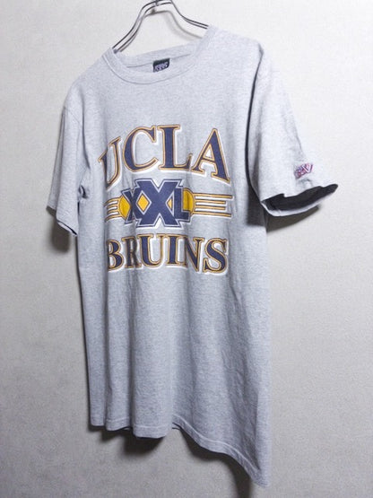 MV SPORT - 90年代特有の風合いを持つUCLAカレッジプリントTシャツ