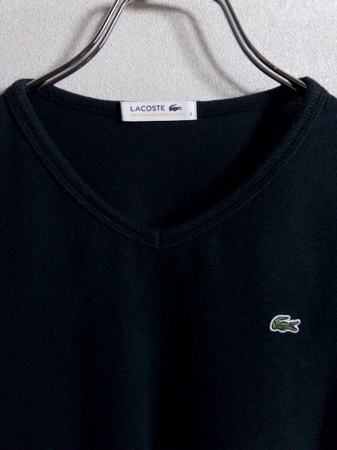 Lacoste - 国内生産によるワンポイントロゴVネックTシャツ