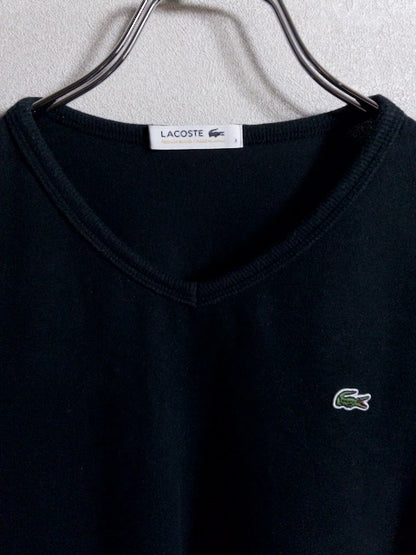 Lacoste - 国内生産によるワンポイントロゴVネックTシャツ