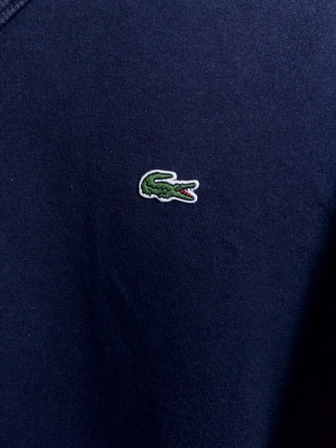 Lacoste - 日本製スリムフィット仕様のネイビーVネックTシャツ