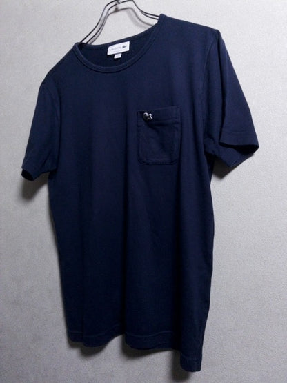 Lacoste - 胸ポケットを配したネイビー半袖Tシャツ