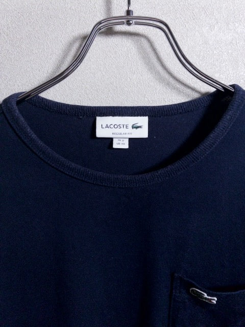 Lacoste - 胸ポケットを配したネイビー半袖Tシャツ