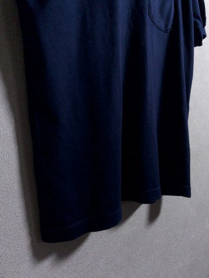 Lacoste - 胸ポケットを配したネイビー半袖Tシャツ