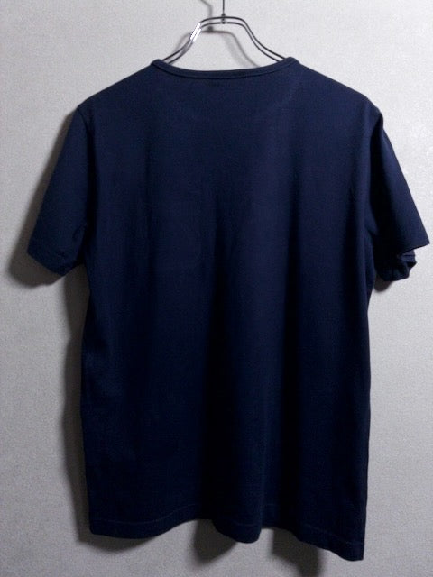 Lacoste - 胸ポケットを配したネイビー半袖Tシャツ