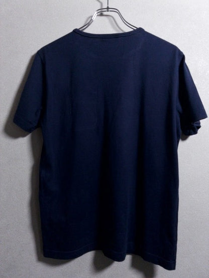 Lacoste - 胸ポケットを配したネイビー半袖Tシャツ
