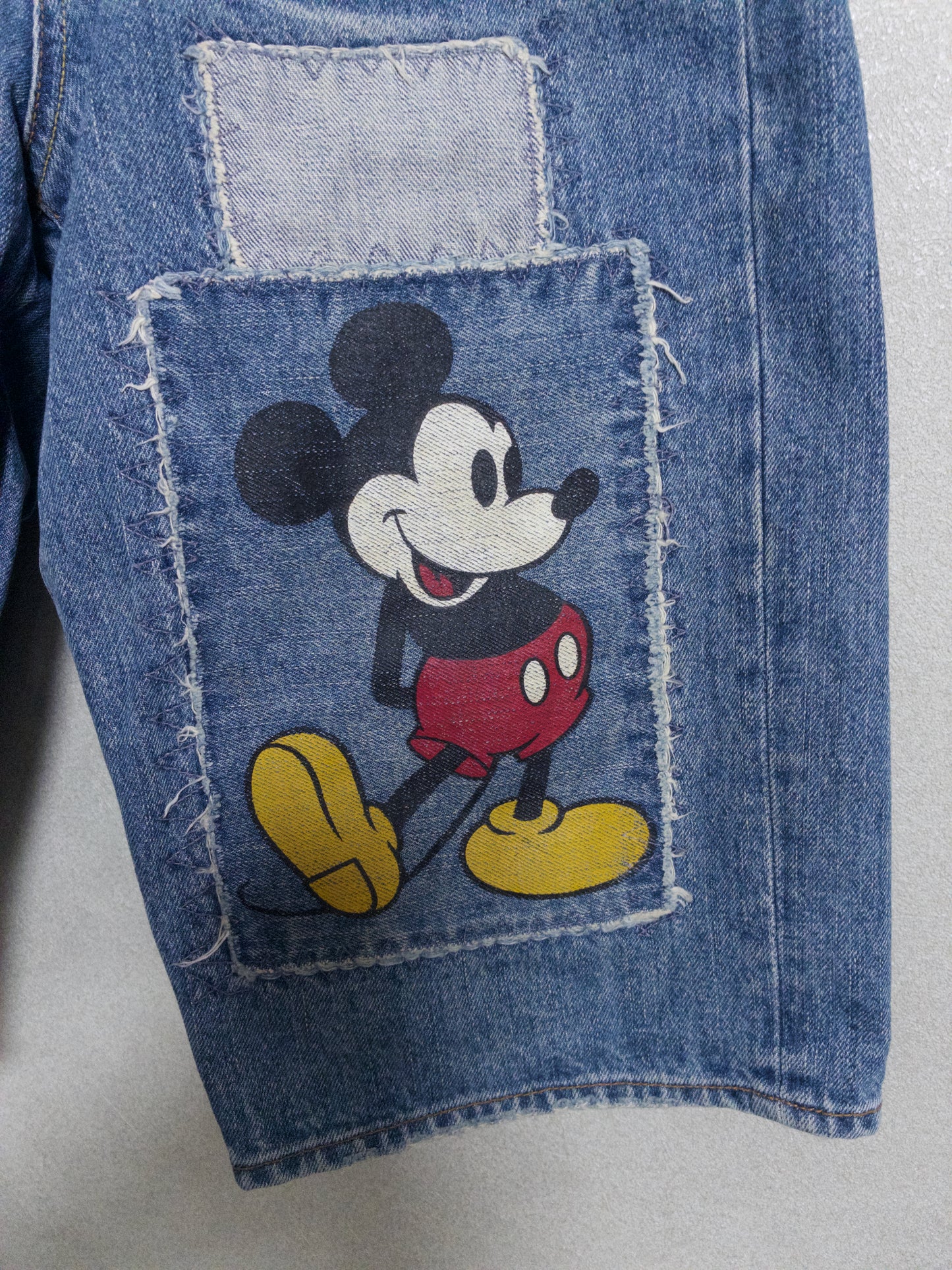 Disney - ミッキーマウス ダメージ加工 デニム ショートパンツ 90s〜00s